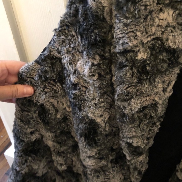 Grey Show Me Your Mumu faux fur vest - Picture 4 of 4